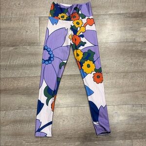 Art of Where Floral Bold Vintage 60’s Print Leggings Size Medium